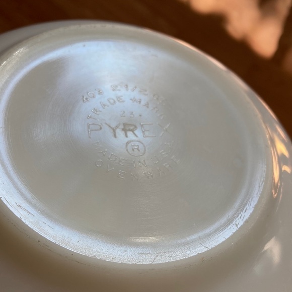 Vintage pyrex blue horizon nesting bowl/403/1970s/milkglass/excellent condition - Picture 3 of 3
